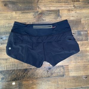 Lulu speed up shorts size 8 (low rise)